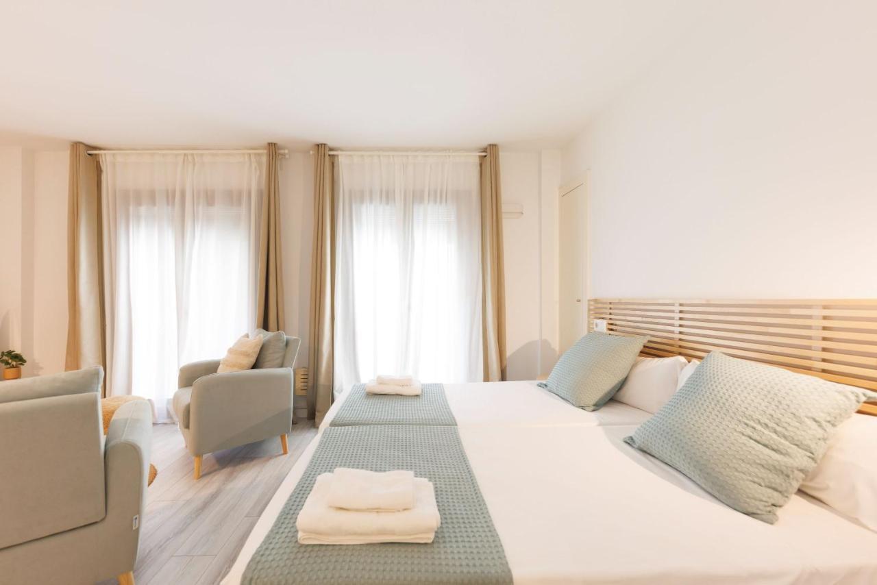 Bravissimo Placa Catalunya 1-2, Studio Apartment Gérone Extérieur photo